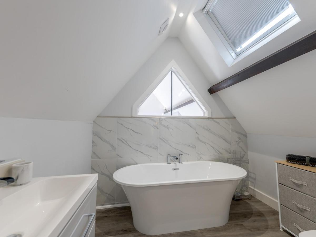 Pass The Keys Dahlia Contemporary Town Centre Apartment Shrewsbury Buitenkant foto